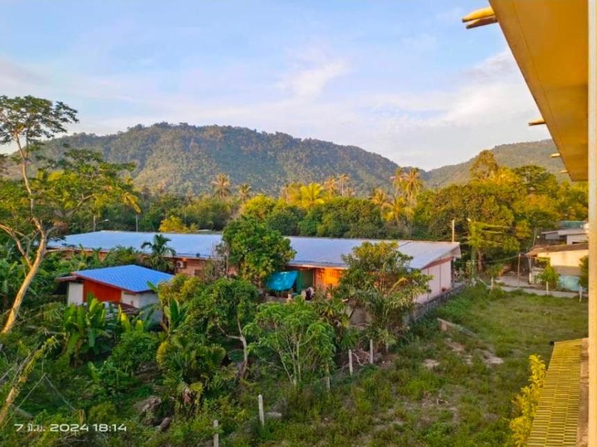Hacia Light In Box Homestay *